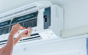 2 sencillos pasos para el mantenimiento de un aire acondicionado