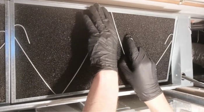 Cómo se limpian los conductos de aire acondicionado